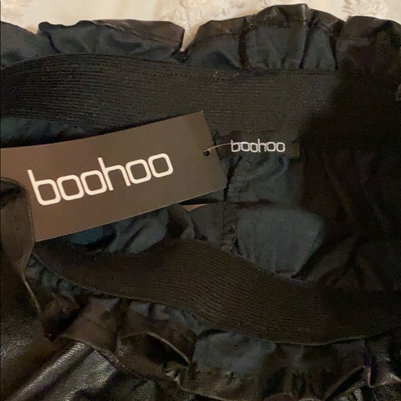 faux leather paperback shorts - Picture 3 of 5